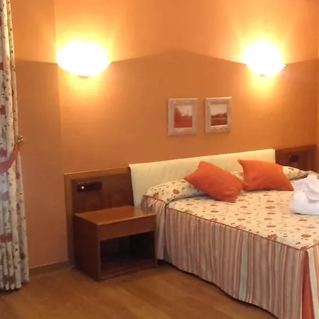 Balneario De Ledesma Vega de Tirados